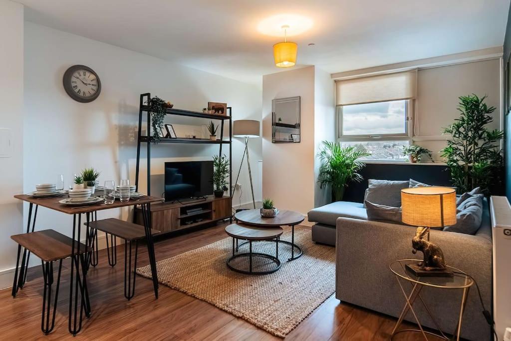 Central Maidstone Contractor Flat Bagian luar foto